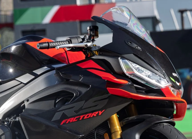 profil gauche de l'Aprilia RS 660