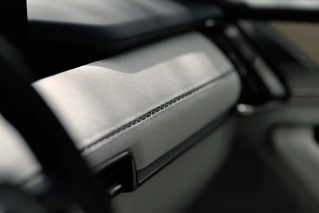 Intérieur luxueux du Mazda CX-60 avec finitions premium